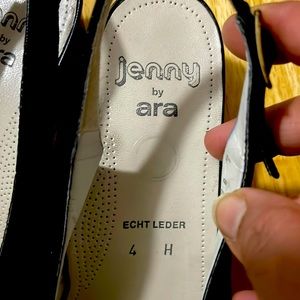 Women’s sling back dress shoes.